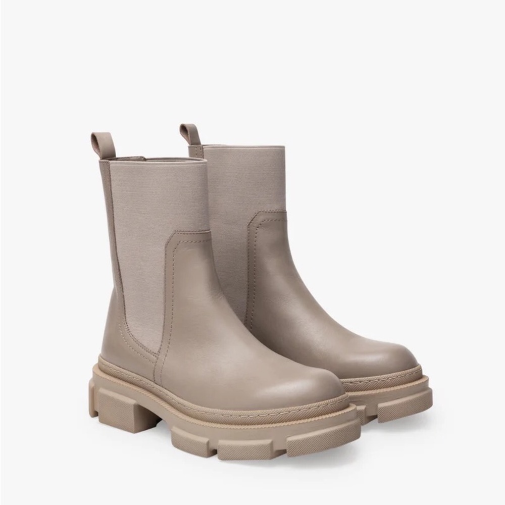 *NIB* Marcella Meer Lug Sole Boots - Picture 7 of 8